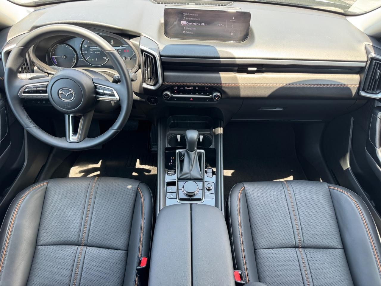 Mazda CX-50 Hybrid Vehicle Full-screen Gallery Image 20