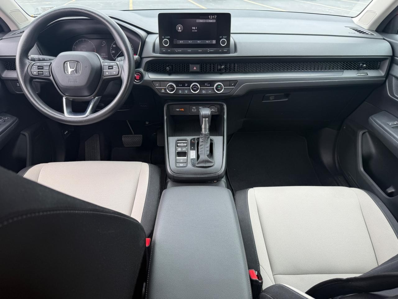 Honda CR-V Vehicle Full-screen Gallery Image 11