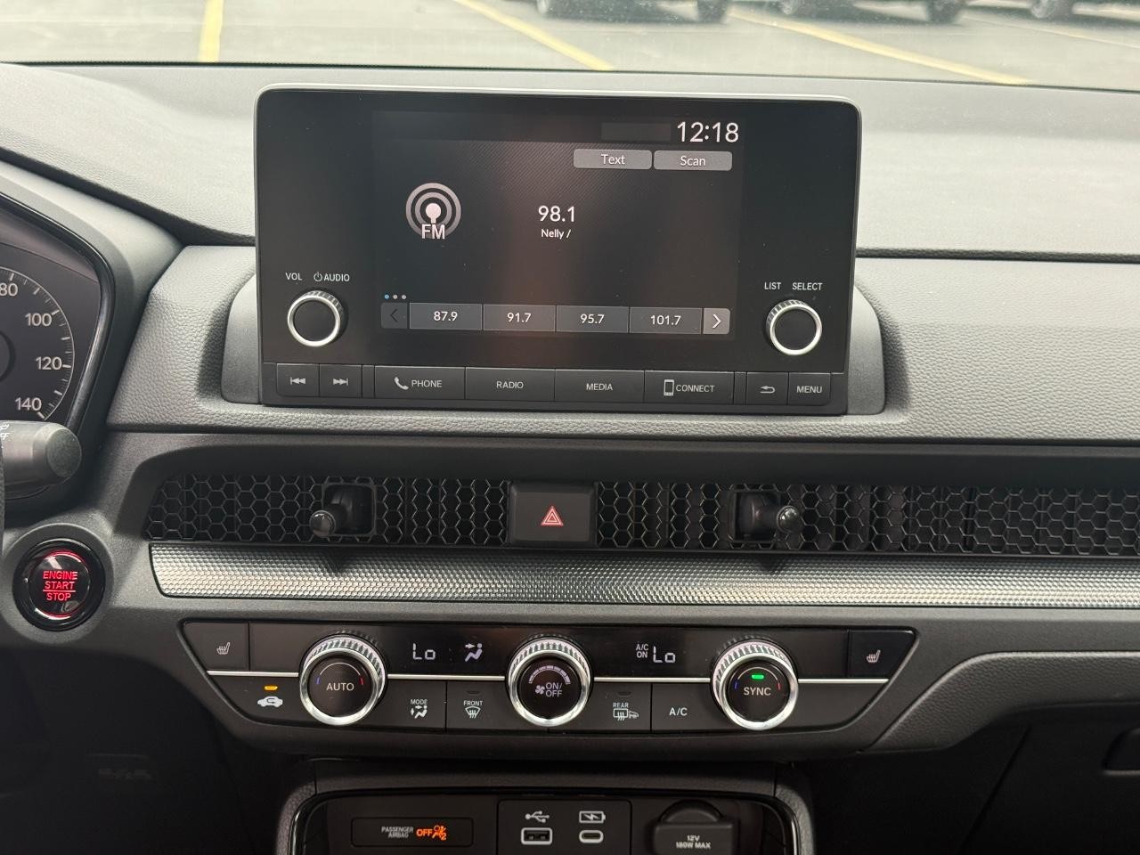 Honda CR-V Vehicle Full-screen Gallery Image 13