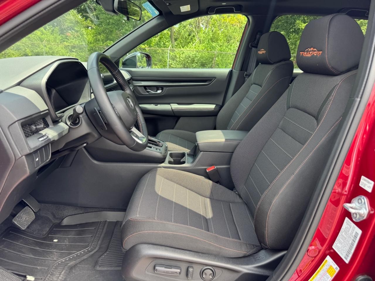 Honda CR-V Hybrid Vehicle Full-screen Gallery Image 19