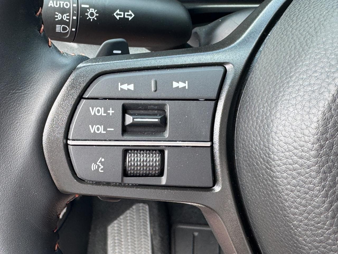 Honda CR-V Hybrid Vehicle Full-screen Gallery Image 22