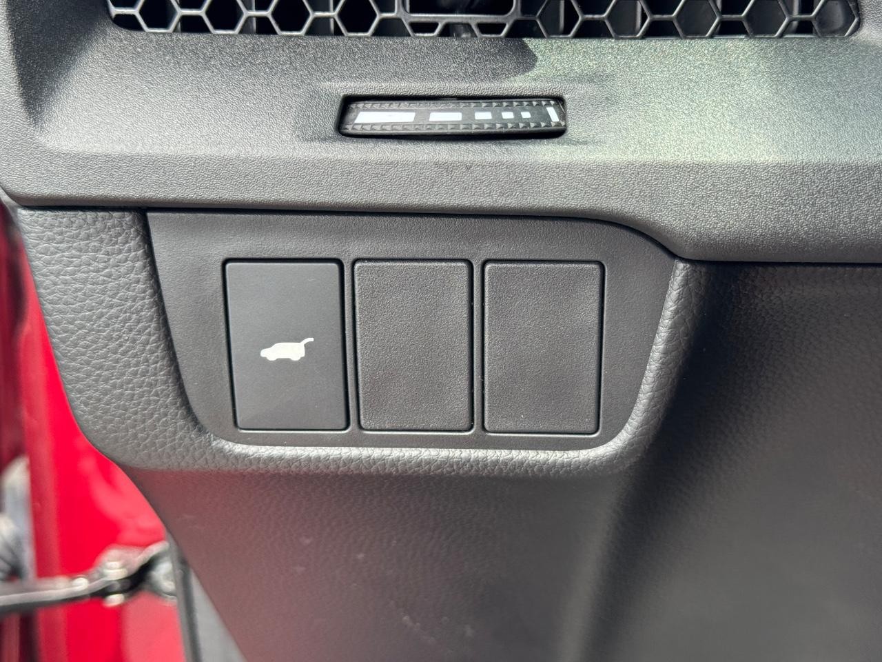 Honda CR-V Hybrid Vehicle Full-screen Gallery Image 24