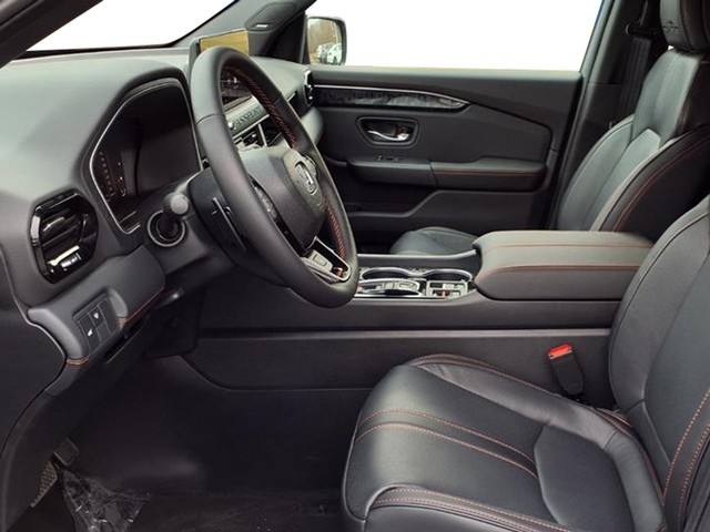 Honda Passport Vehicle Full-screen Gallery Image 09