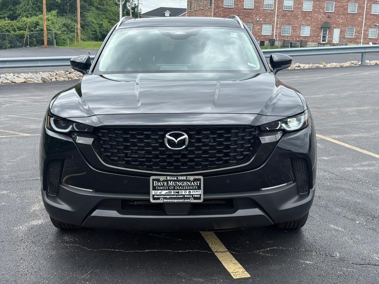Mazda CX-50 Hybrid Vehicle Full-screen Gallery Image 09