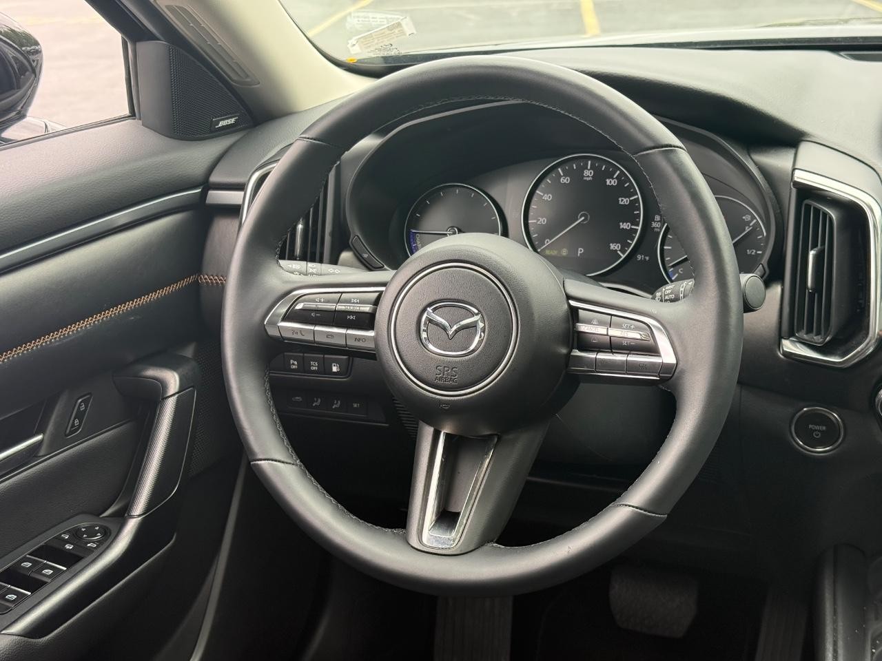 Mazda CX-50 Hybrid Vehicle Full-screen Gallery Image 12