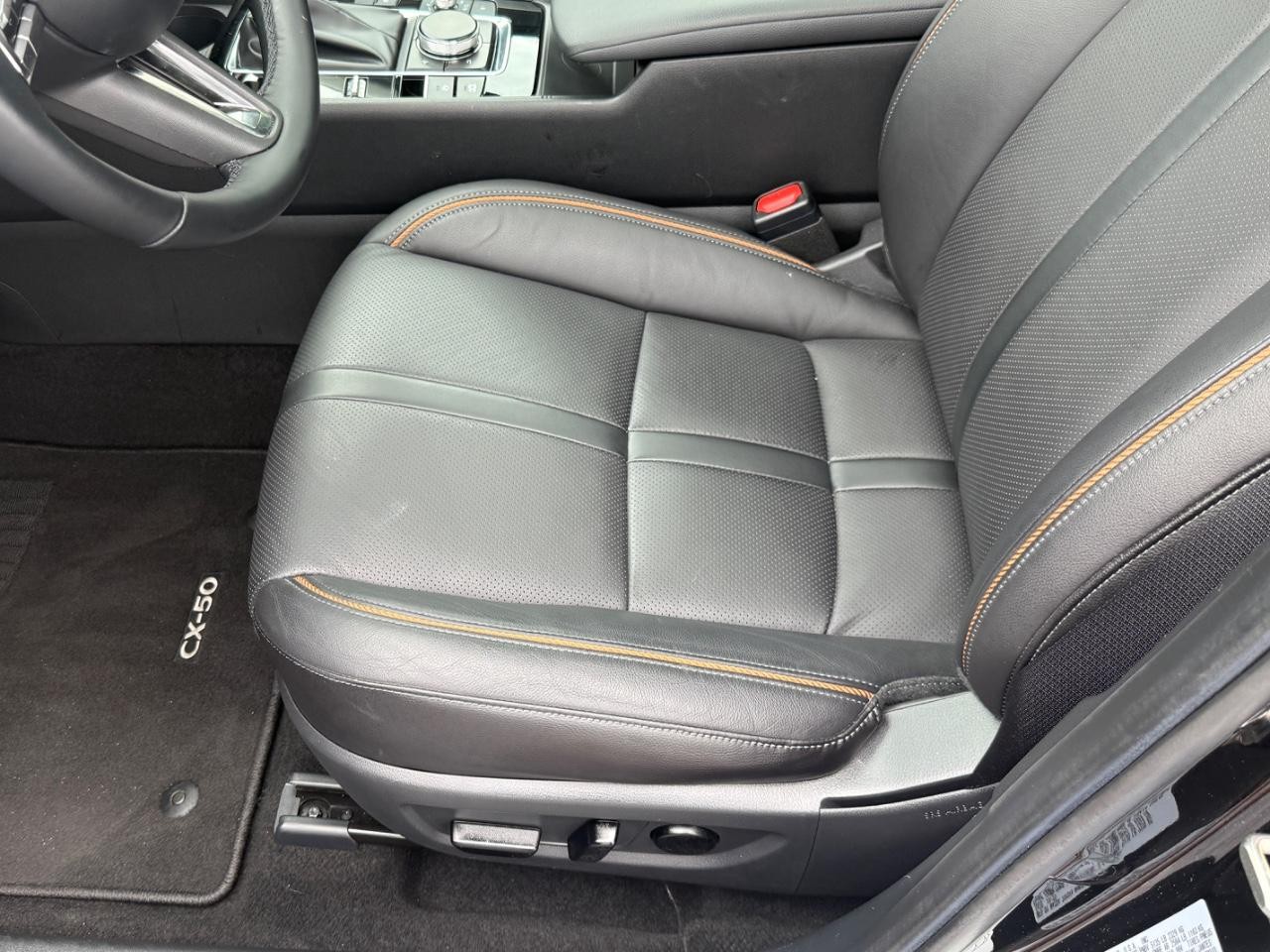 Mazda CX-50 Hybrid Vehicle Full-screen Gallery Image 16
