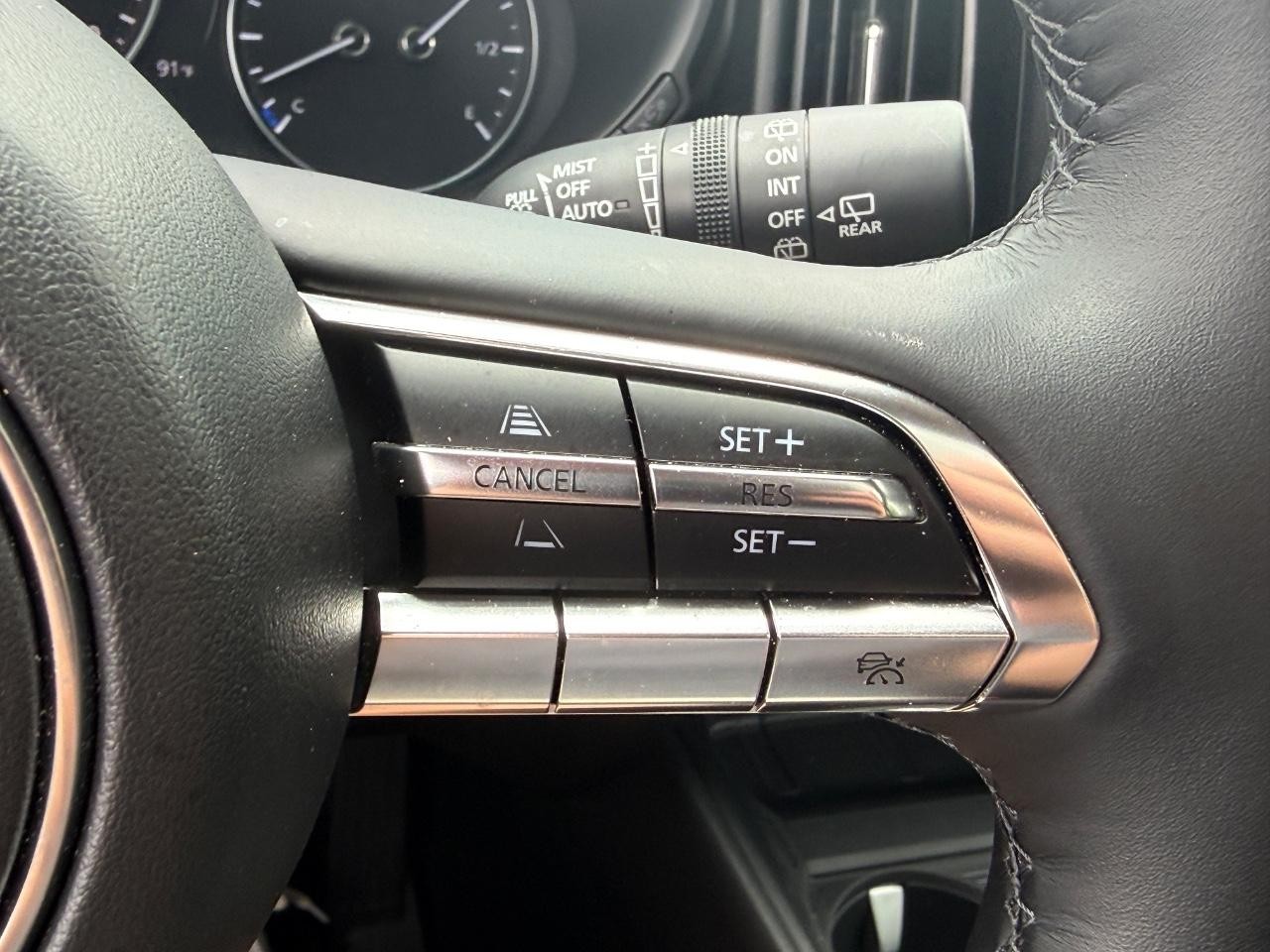 Mazda CX-50 Hybrid Vehicle Full-screen Gallery Image 18