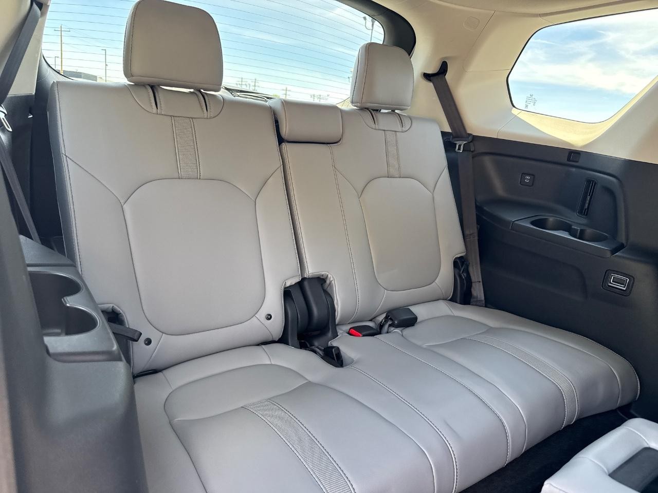 Honda Pilot Vehicle Full-screen Gallery Image 12