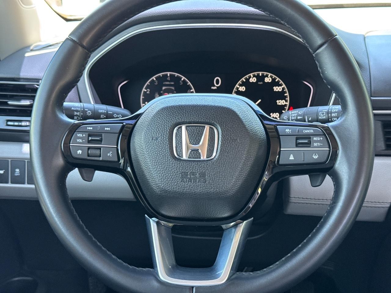 Honda Pilot Vehicle Full-screen Gallery Image 14
