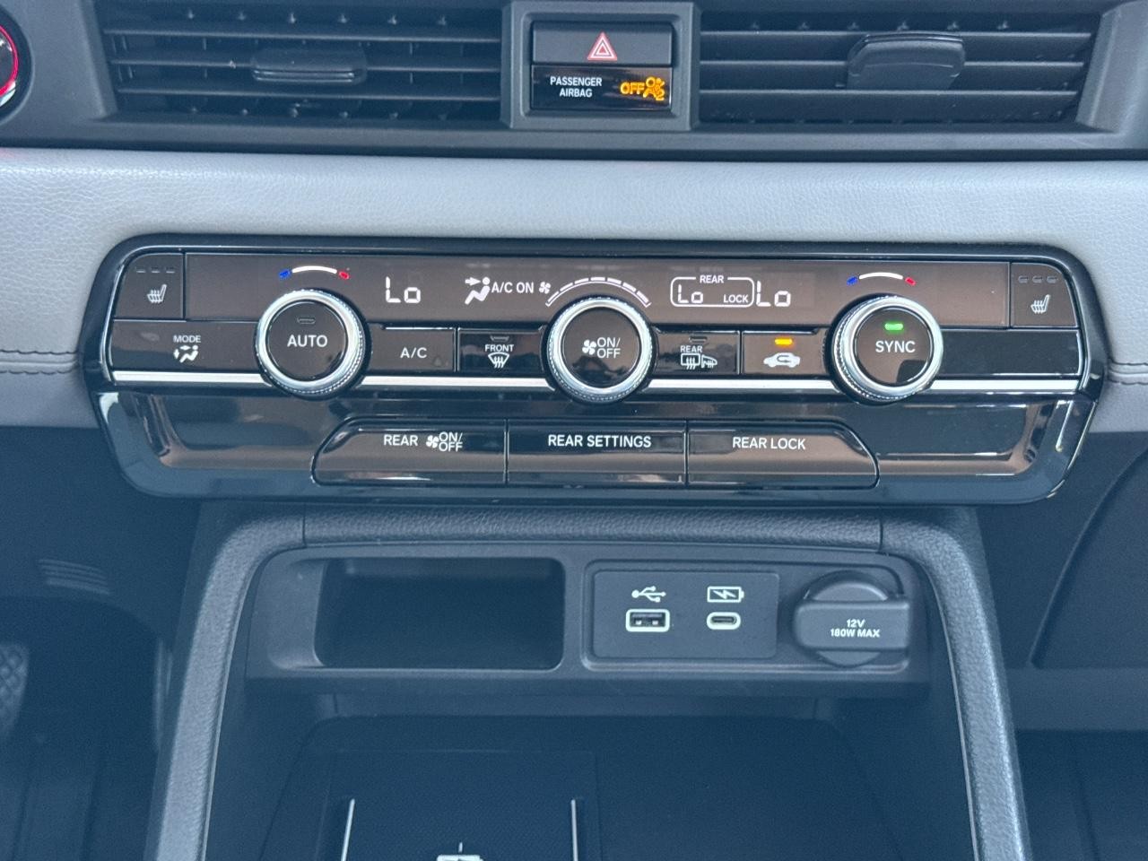 Honda Pilot Vehicle Full-screen Gallery Image 16