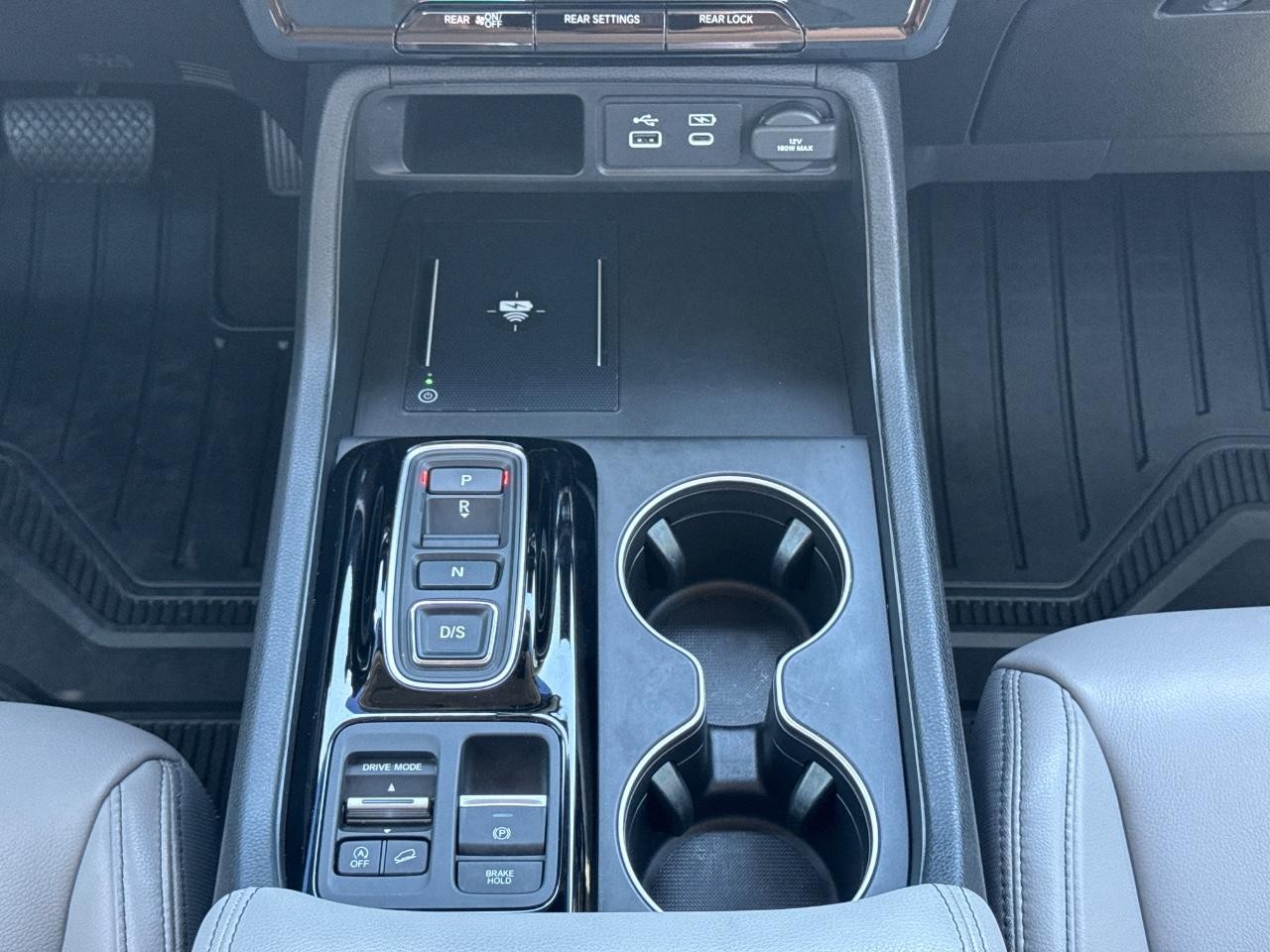 Honda Pilot Vehicle Full-screen Gallery Image 17