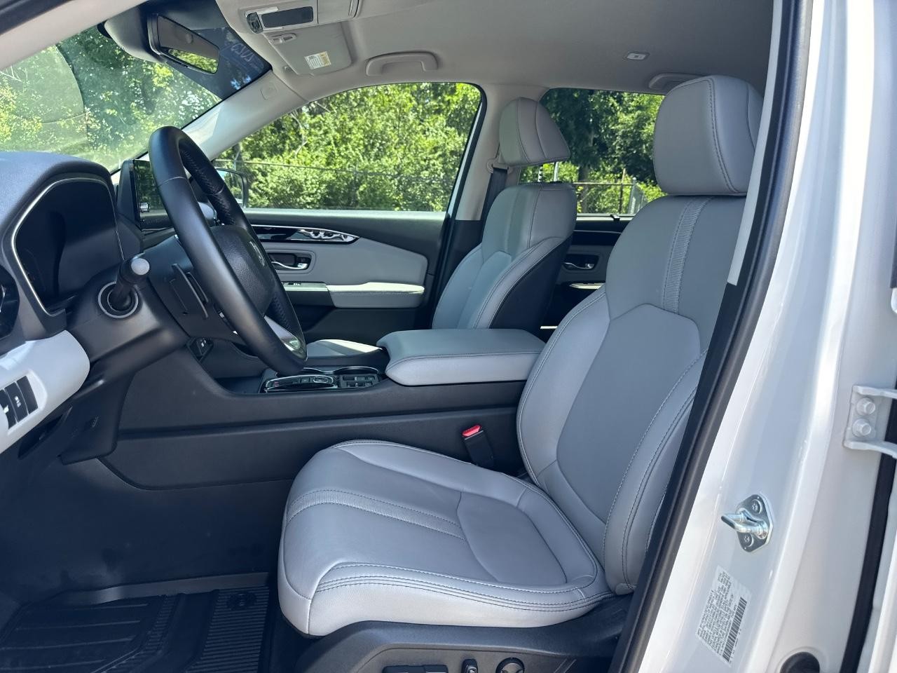 Honda Pilot Vehicle Full-screen Gallery Image 20