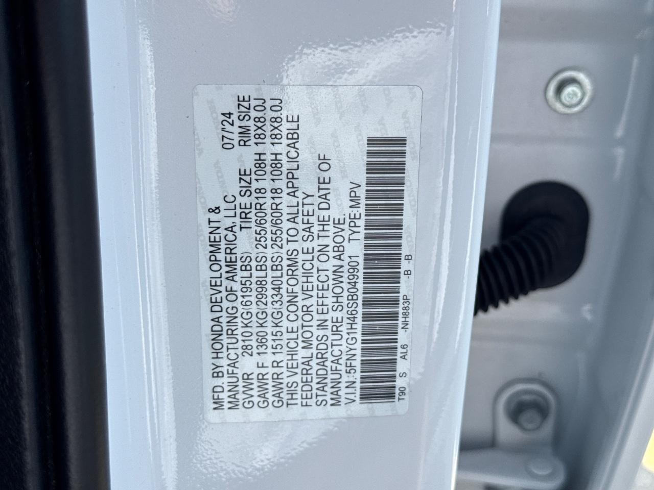 Certified Used 2025 Platinum White Pearl Honda AWD EX-L image 27
