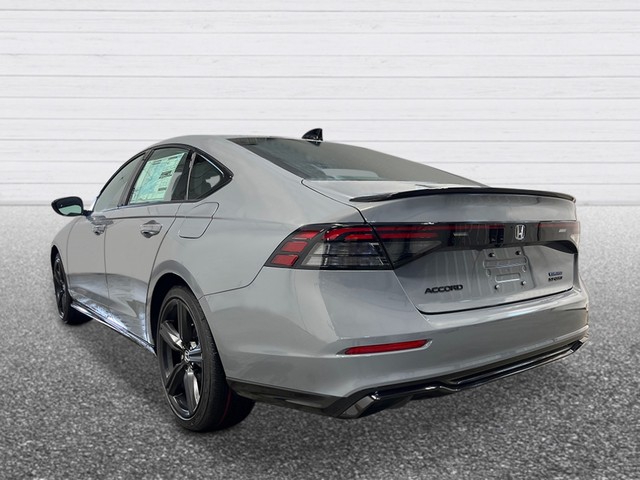 Honda Accord Hybrid Vehicle Full-screen Gallery Image 04