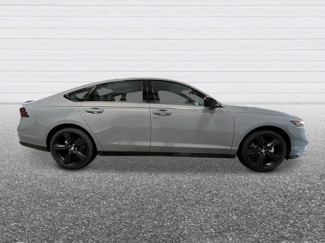Honda Accord Hybrid Vehicle Full-screen Gallery Image 09