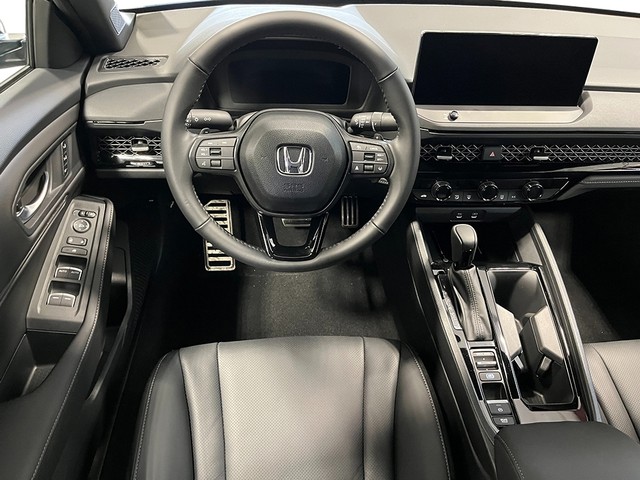 Honda Accord Hybrid Vehicle Full-screen Gallery Image 27