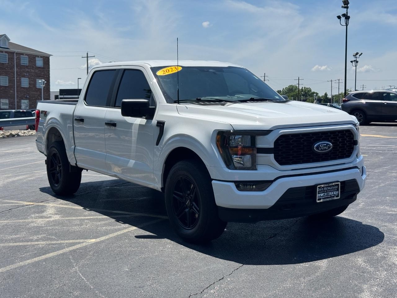 Ford F-150 Vehicle Full-screen Gallery Image 02