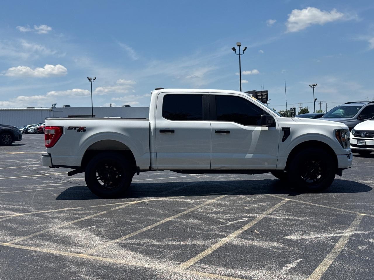 Ford F-150 Vehicle Full-screen Gallery Image 03