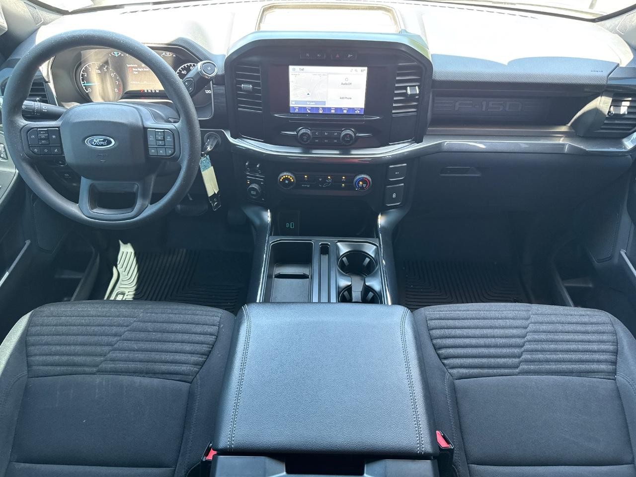 Ford F-150 Vehicle Full-screen Gallery Image 12
