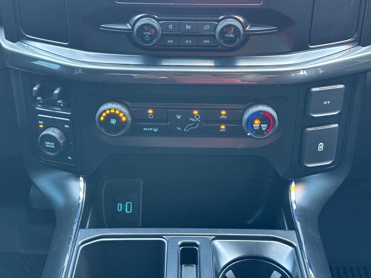 Ford F-150 Vehicle Full-screen Gallery Image 15