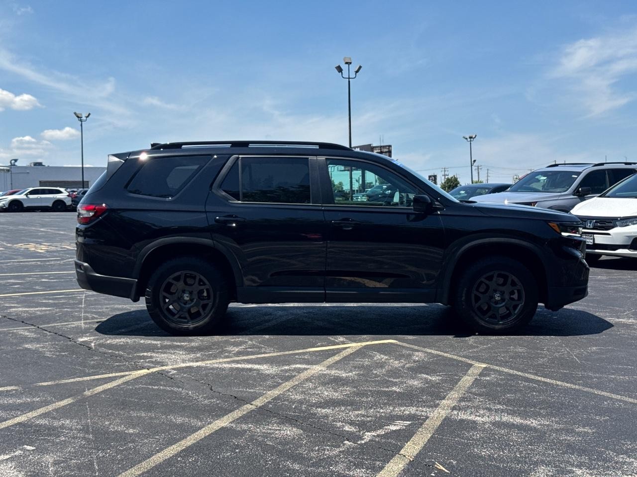 Honda Pilot Vehicle Full-screen Gallery Image 03