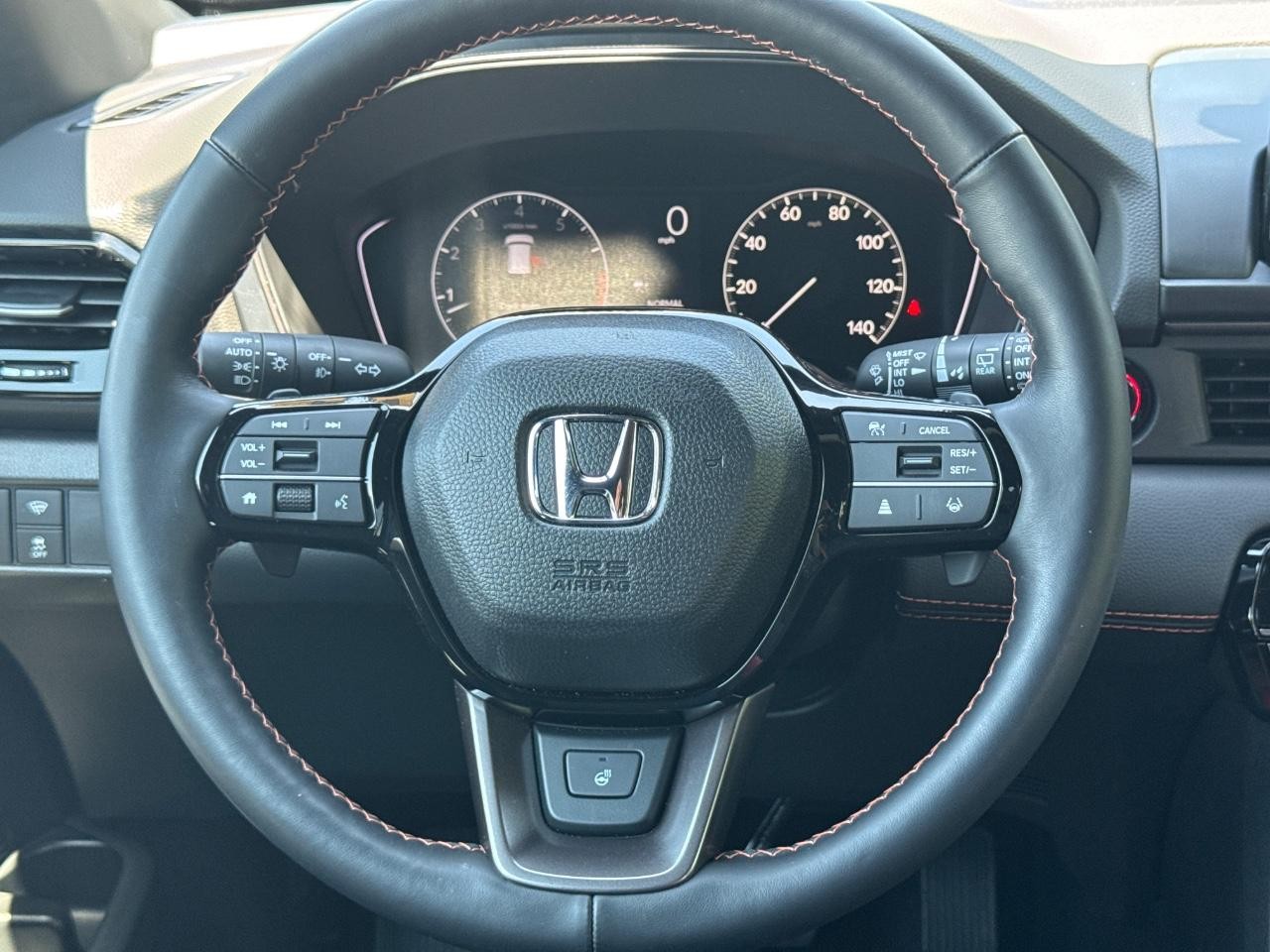 Honda Pilot Vehicle Full-screen Gallery Image 14