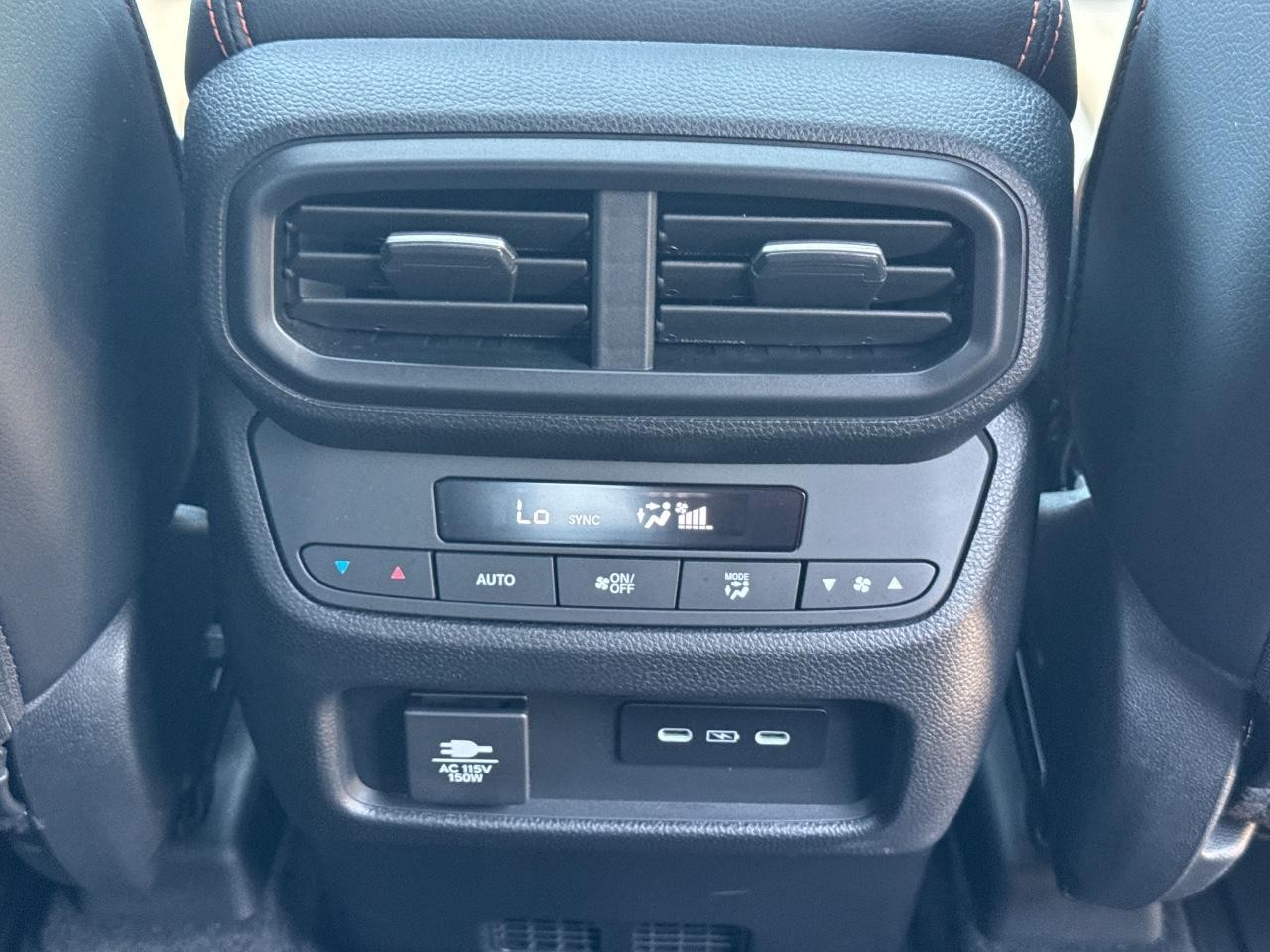 Honda Pilot Vehicle Full-screen Gallery Image 18