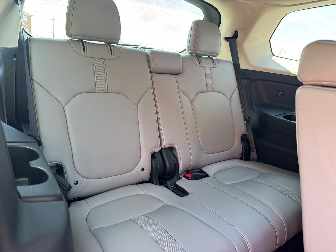 Honda Pilot Vehicle Full-screen Gallery Image 12