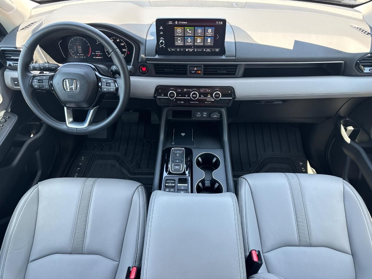 Honda Pilot Vehicle Full-screen Gallery Image 13
