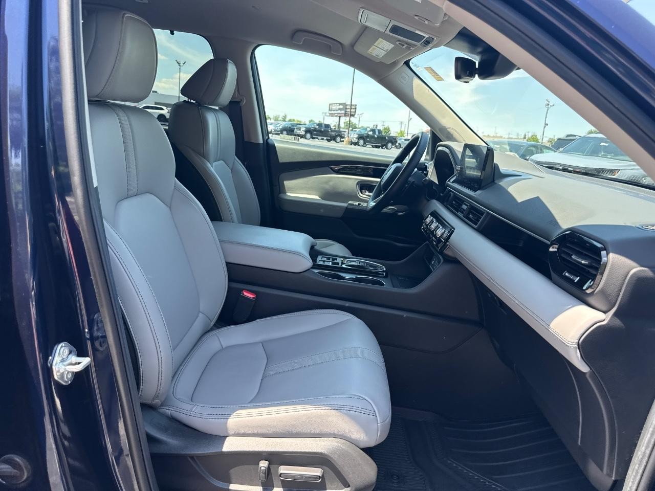Honda Pilot Vehicle Full-screen Gallery Image 19