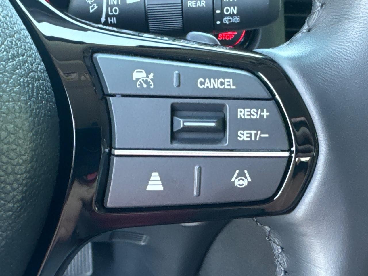 Honda Pilot Vehicle Full-screen Gallery Image 23