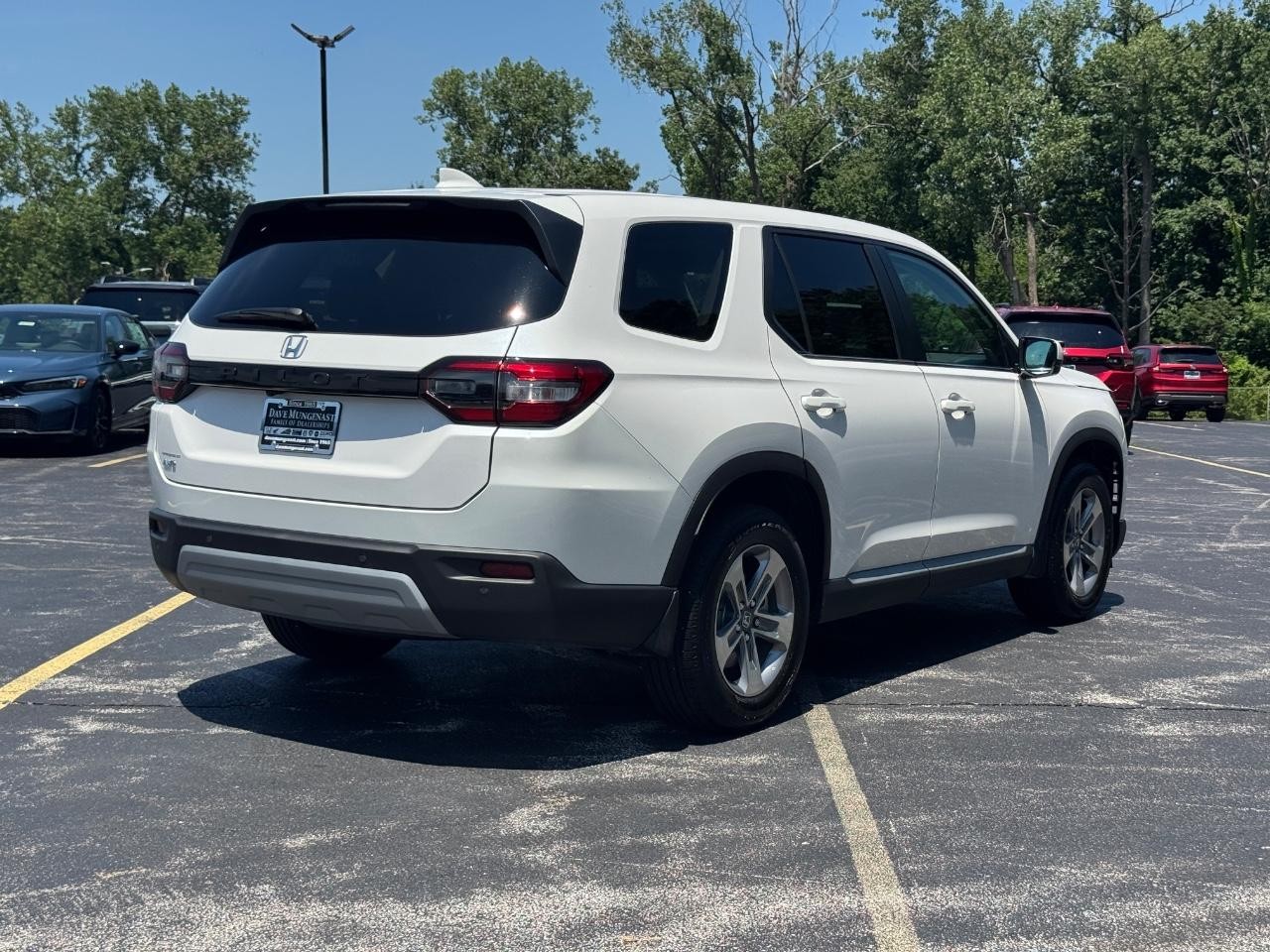 Honda Pilot Vehicle Full-screen Gallery Image 04