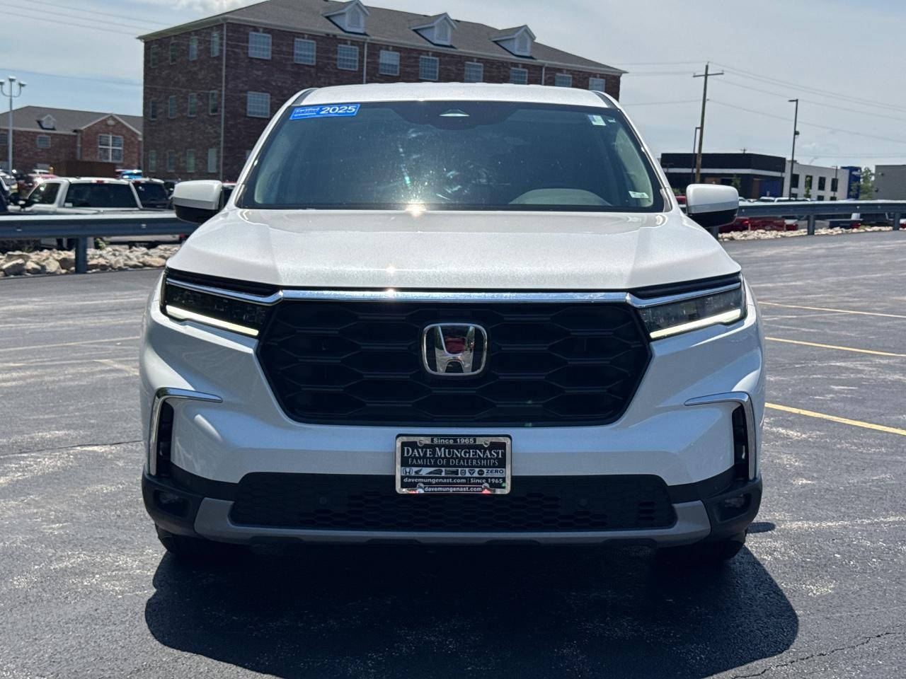 Honda Pilot Vehicle Full-screen Gallery Image 10