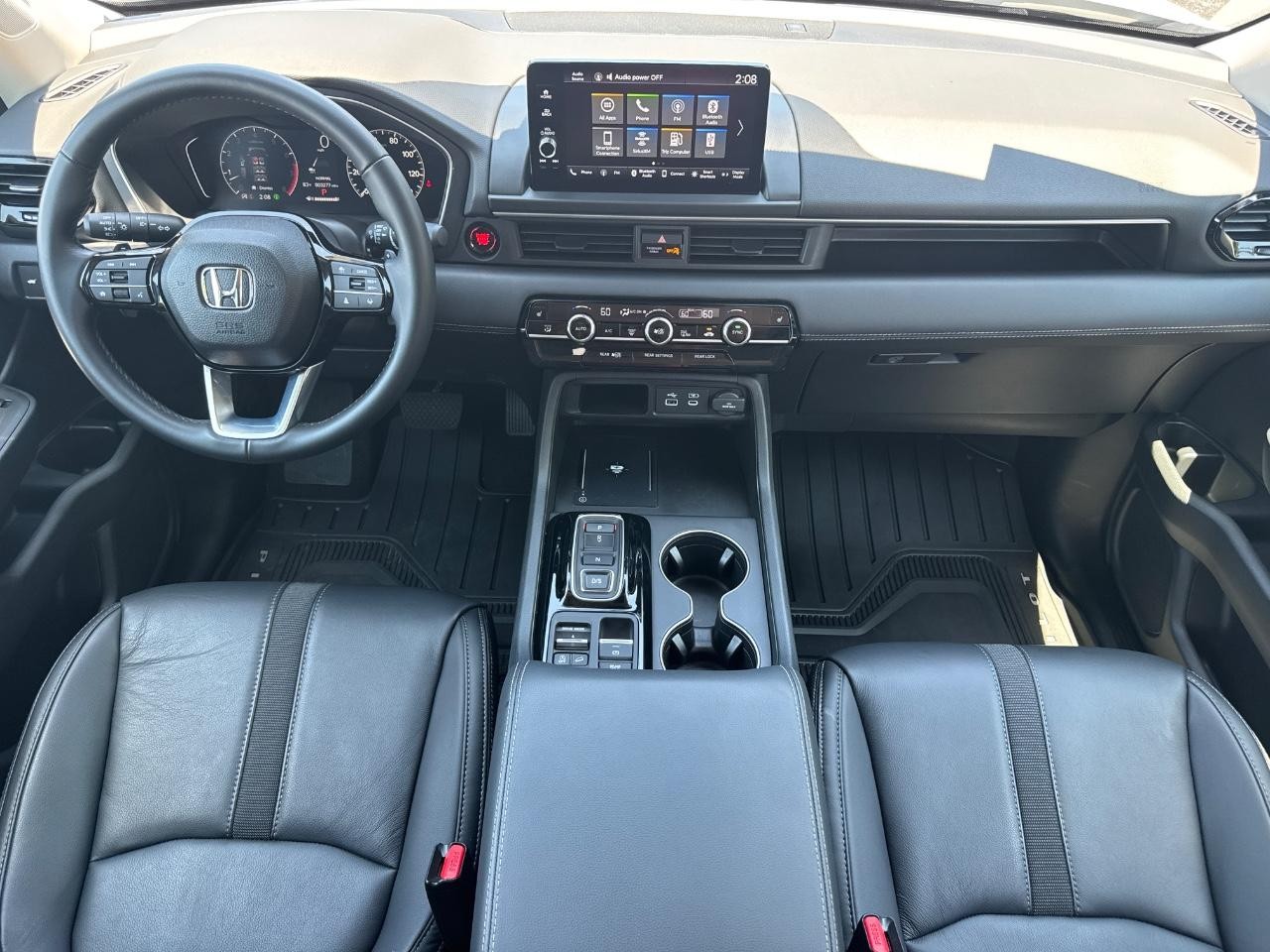 Honda Pilot Vehicle Full-screen Gallery Image 13
