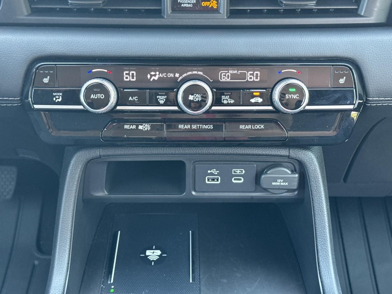Honda Pilot Vehicle Full-screen Gallery Image 16