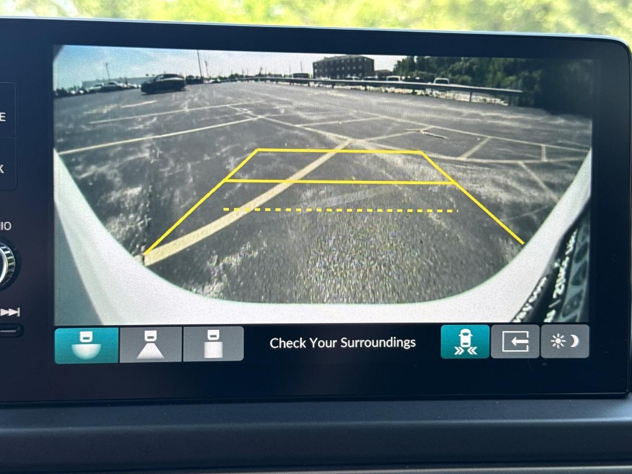 Honda Pilot Vehicle Full-screen Gallery Image 25