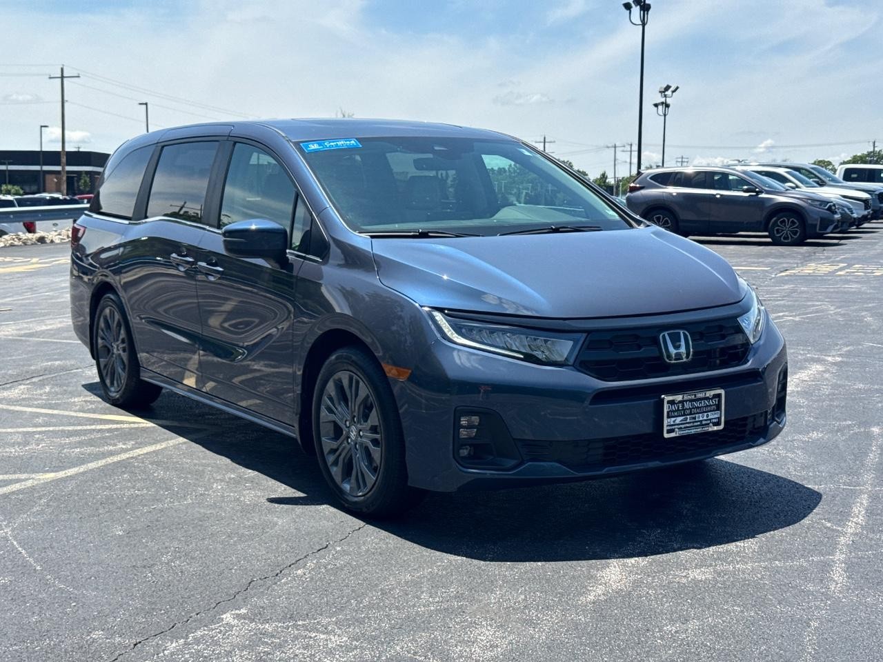 Honda Odyssey Vehicle Full-screen Gallery Image 02