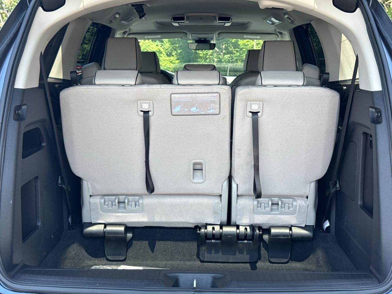 Honda Odyssey Vehicle Full-screen Gallery Image 05