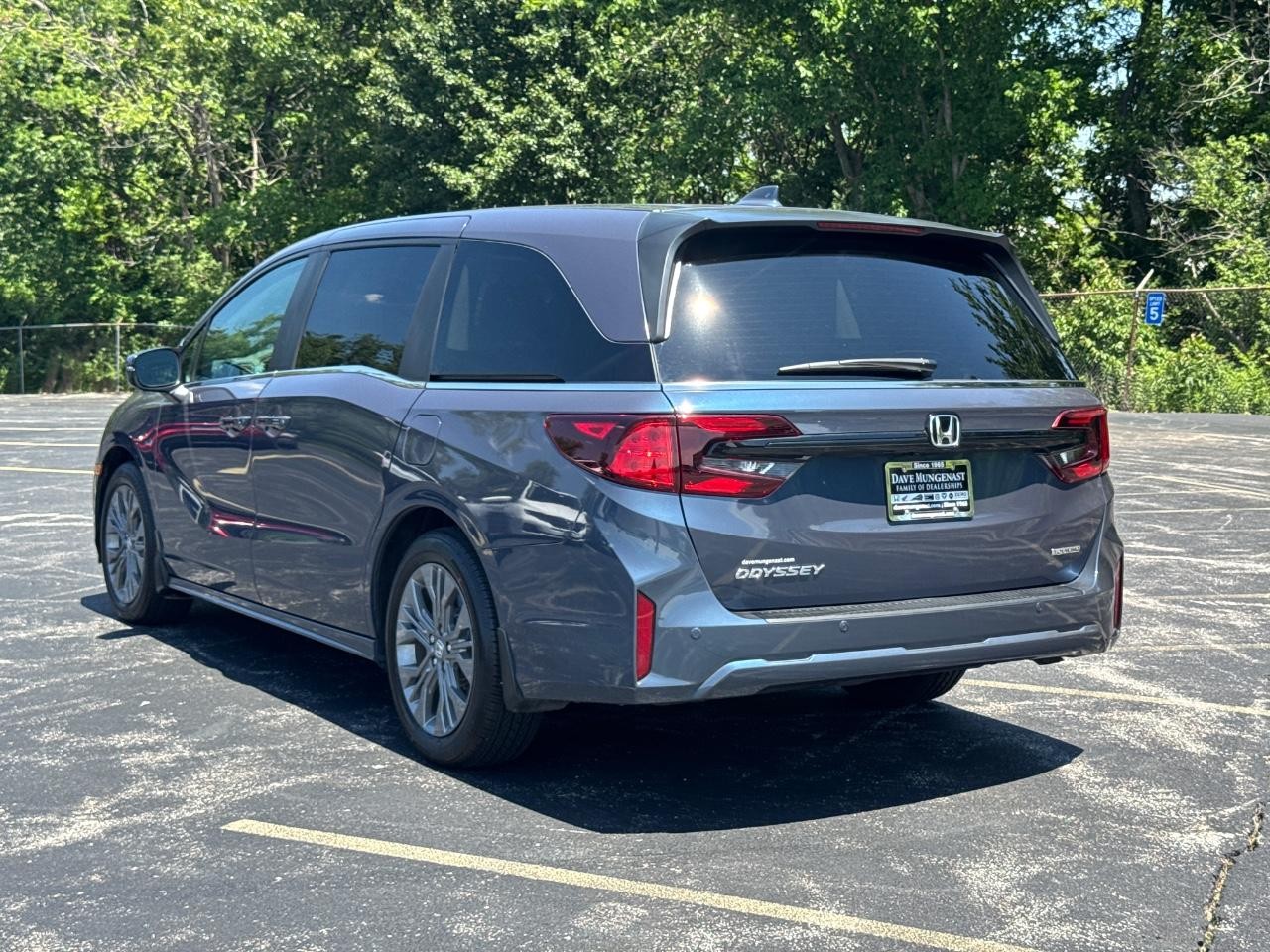 Honda Odyssey Vehicle Full-screen Gallery Image 07