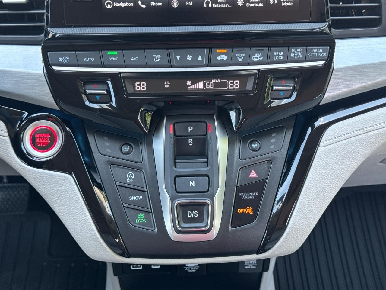 Honda Odyssey Vehicle Full-screen Gallery Image 16