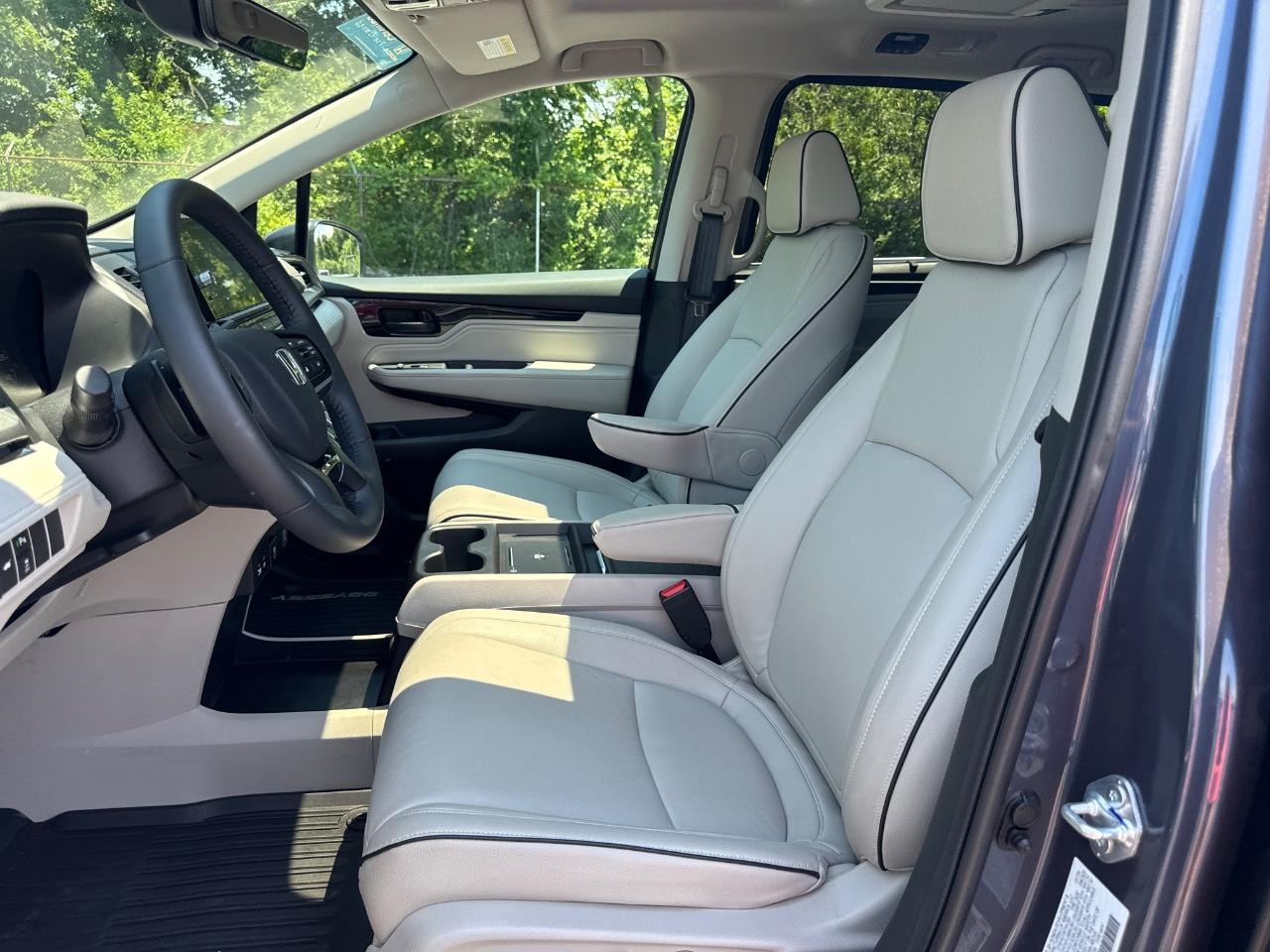 Honda Odyssey Vehicle Full-screen Gallery Image 20