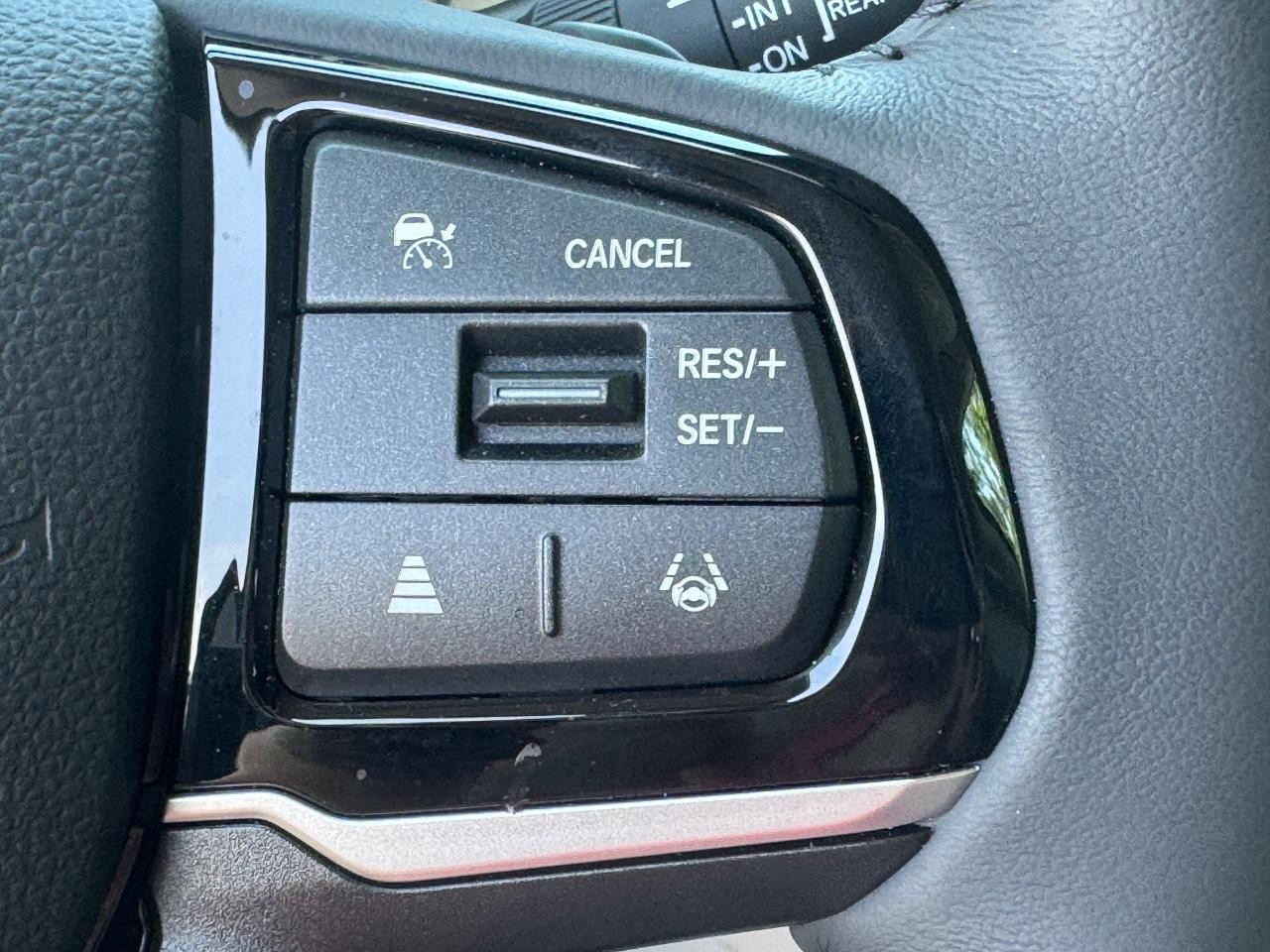 Honda Odyssey Vehicle Full-screen Gallery Image 24