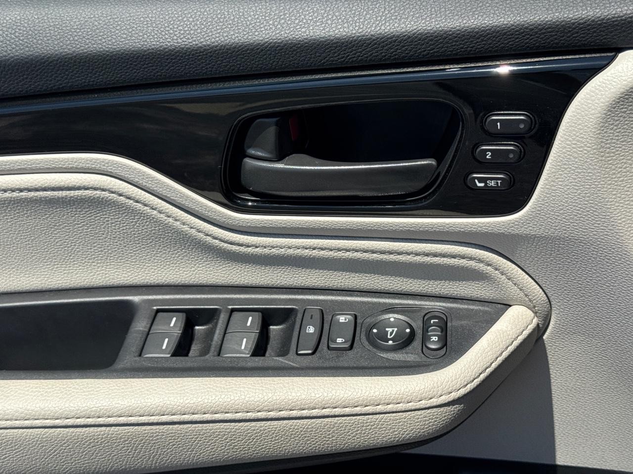 Honda Odyssey Vehicle Full-screen Gallery Image 28