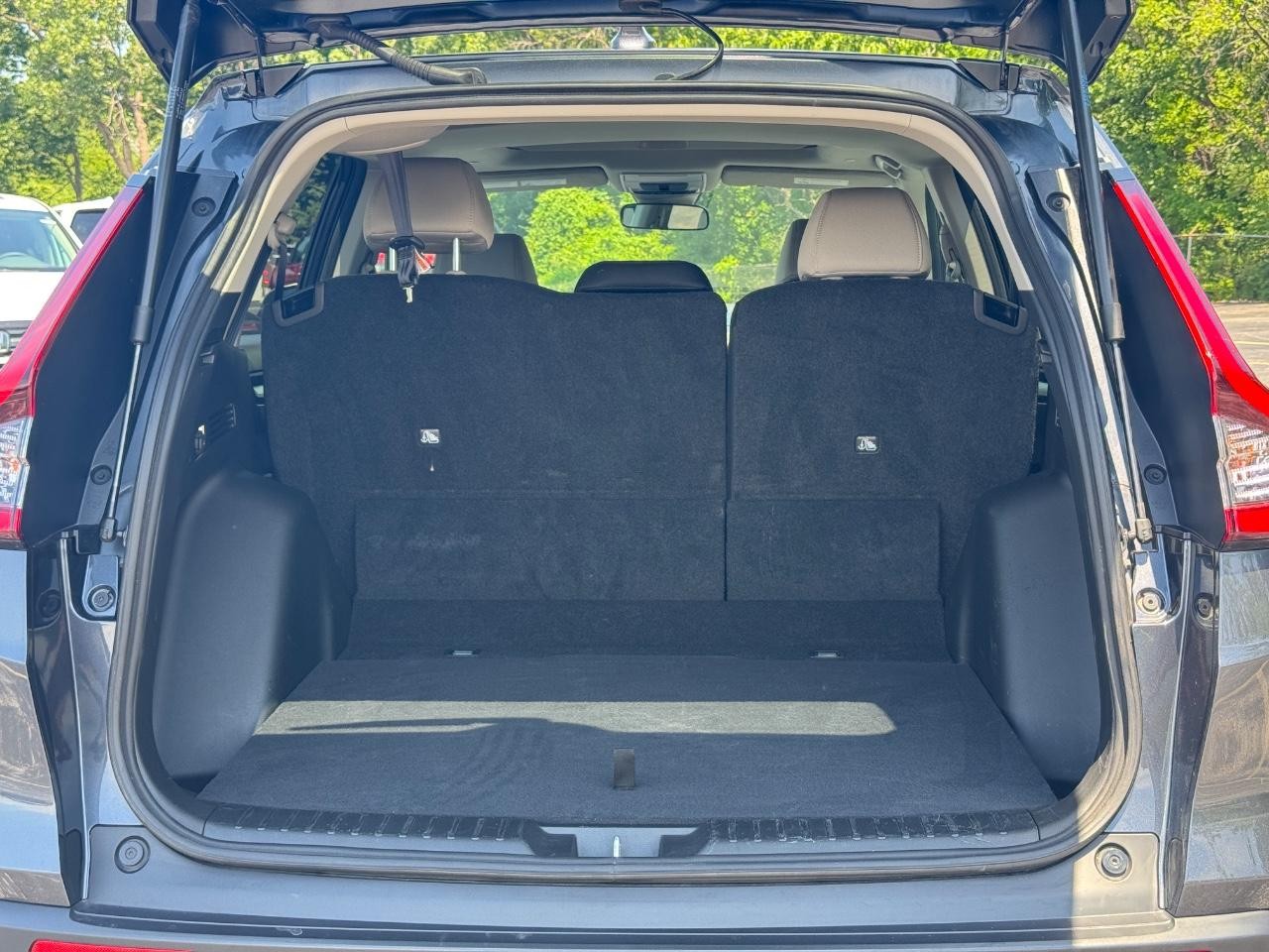 Honda CR-V Vehicle Full-screen Gallery Image 05