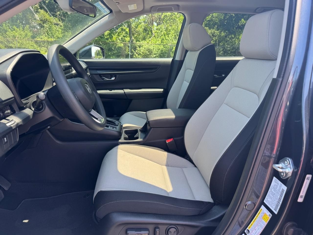 Honda CR-V Vehicle Full-screen Gallery Image 19
