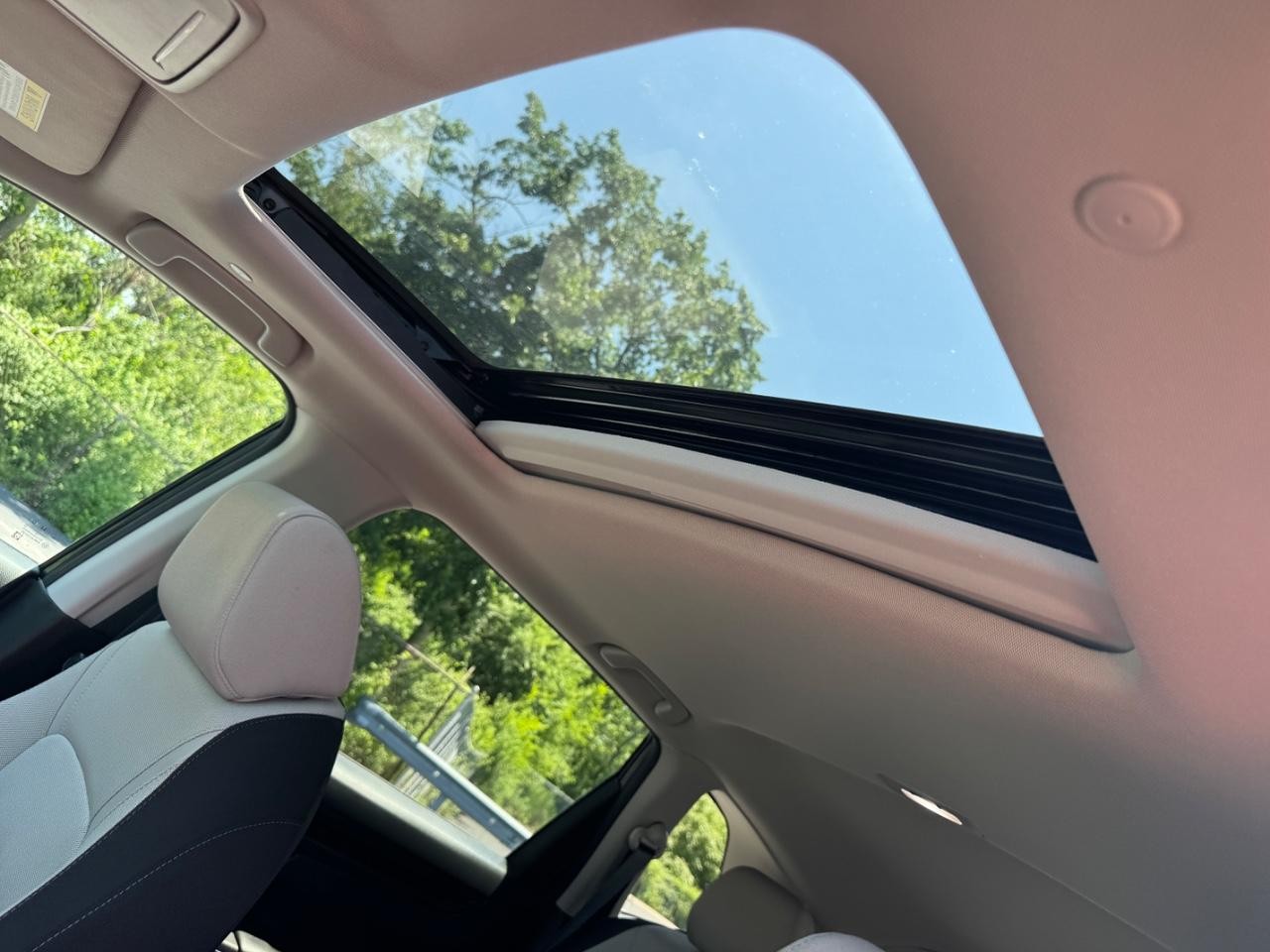 Honda CR-V Vehicle Full-screen Gallery Image 20