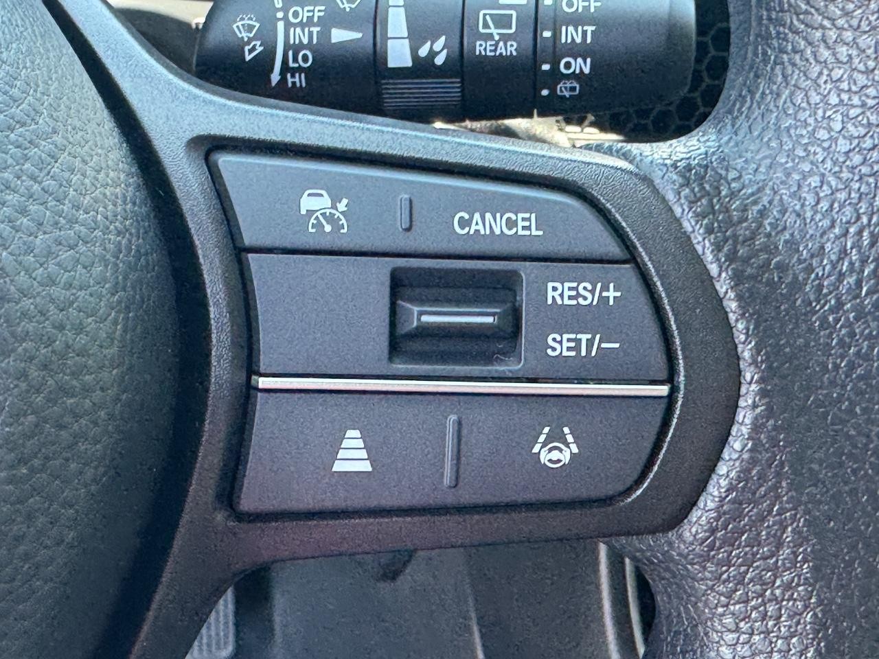 Honda CR-V Vehicle Full-screen Gallery Image 23