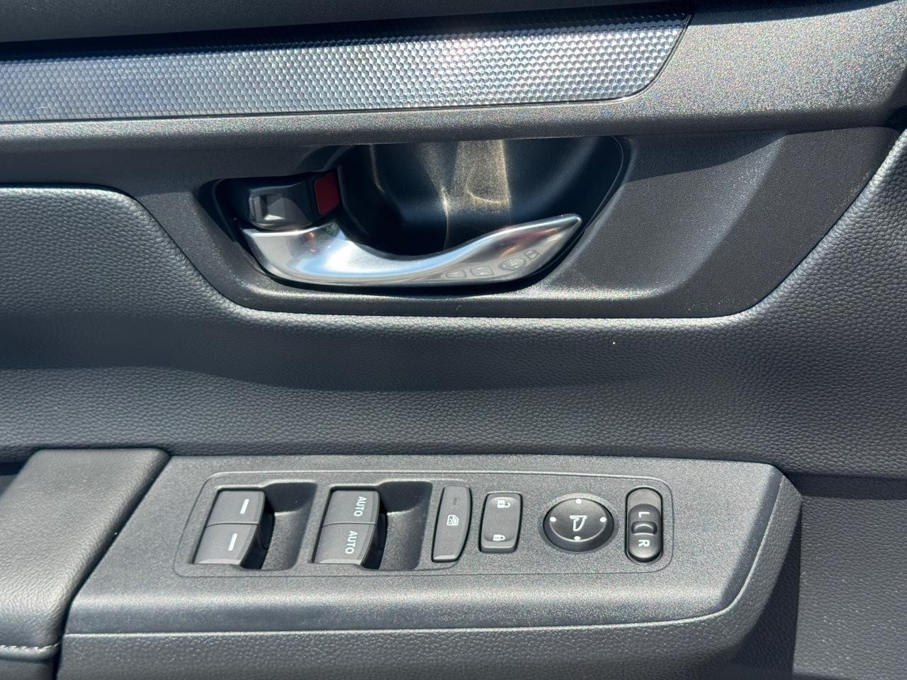 Honda CR-V Vehicle Full-screen Gallery Image 26