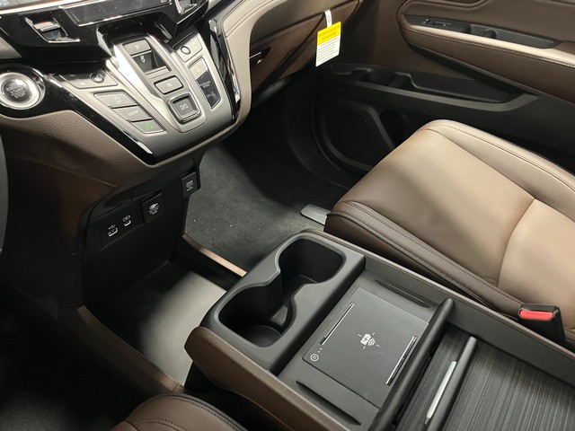 Honda Odyssey Vehicle Full-screen Gallery Image 19