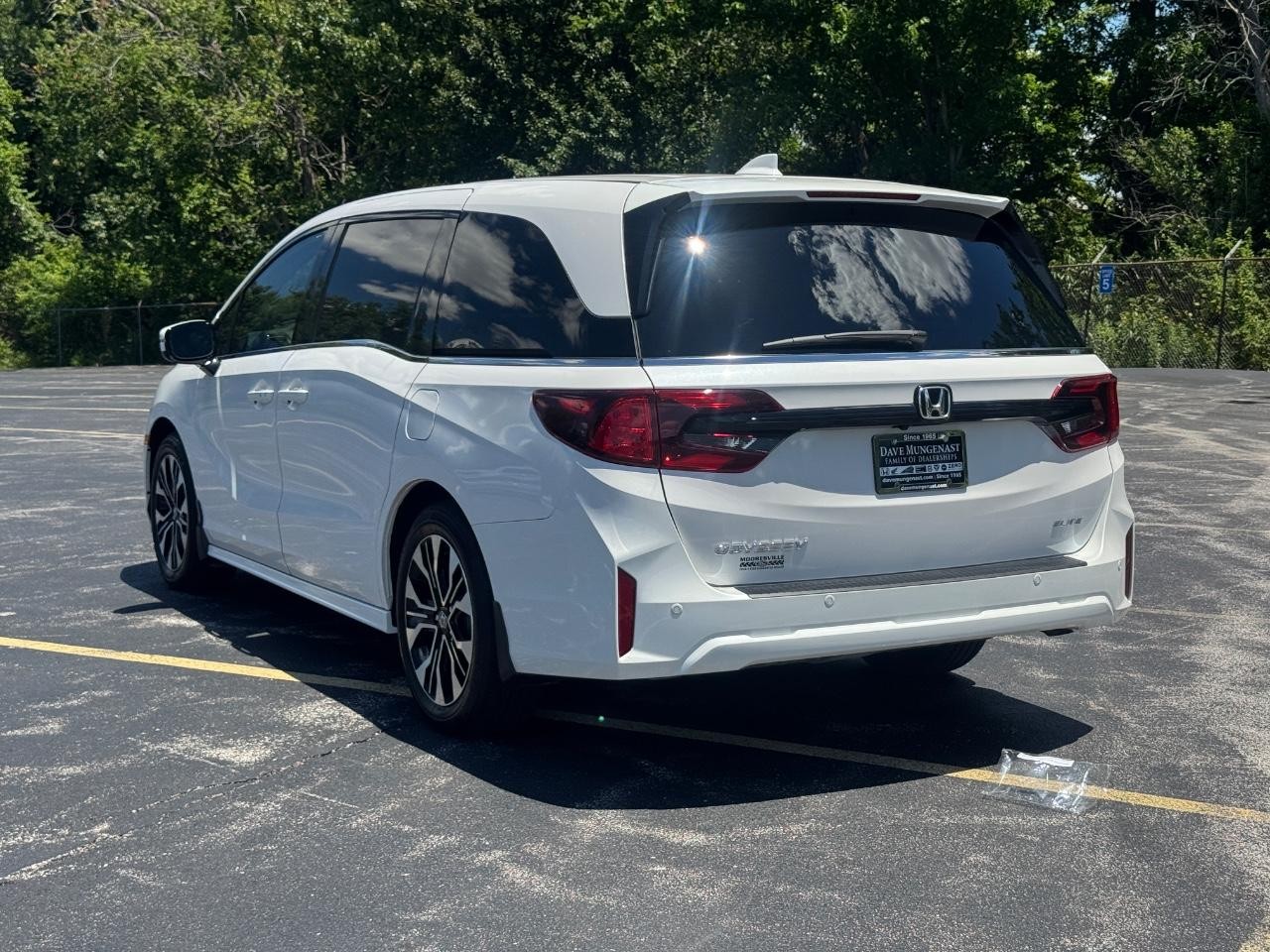 Honda Odyssey Vehicle Full-screen Gallery Image 07